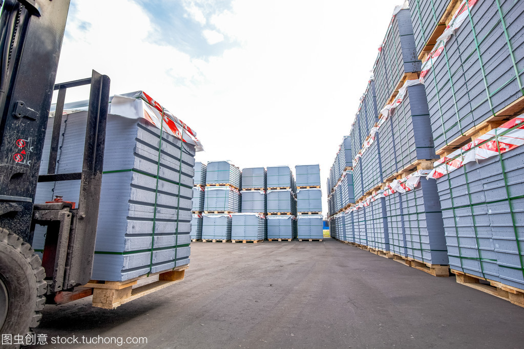 混凝土砌块工厂堆栈管理与砌块销售策略探析